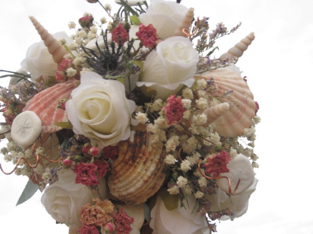 Beautiful sea shell bridal bouquet with tutorial! Shellcrafter.com