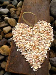 Seashell crafts. Crushed shell ornament. www.shellcrafter.com